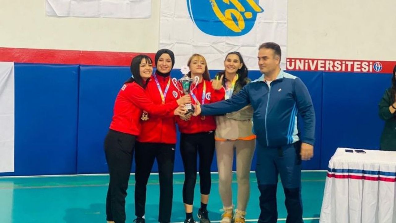 GAÜN takımlarından floor curling Türkiye şampiyonasına damga