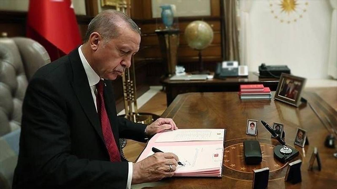Cumhurbaşkanı Erdoğan 13 üniversiteye rektör atadı!
