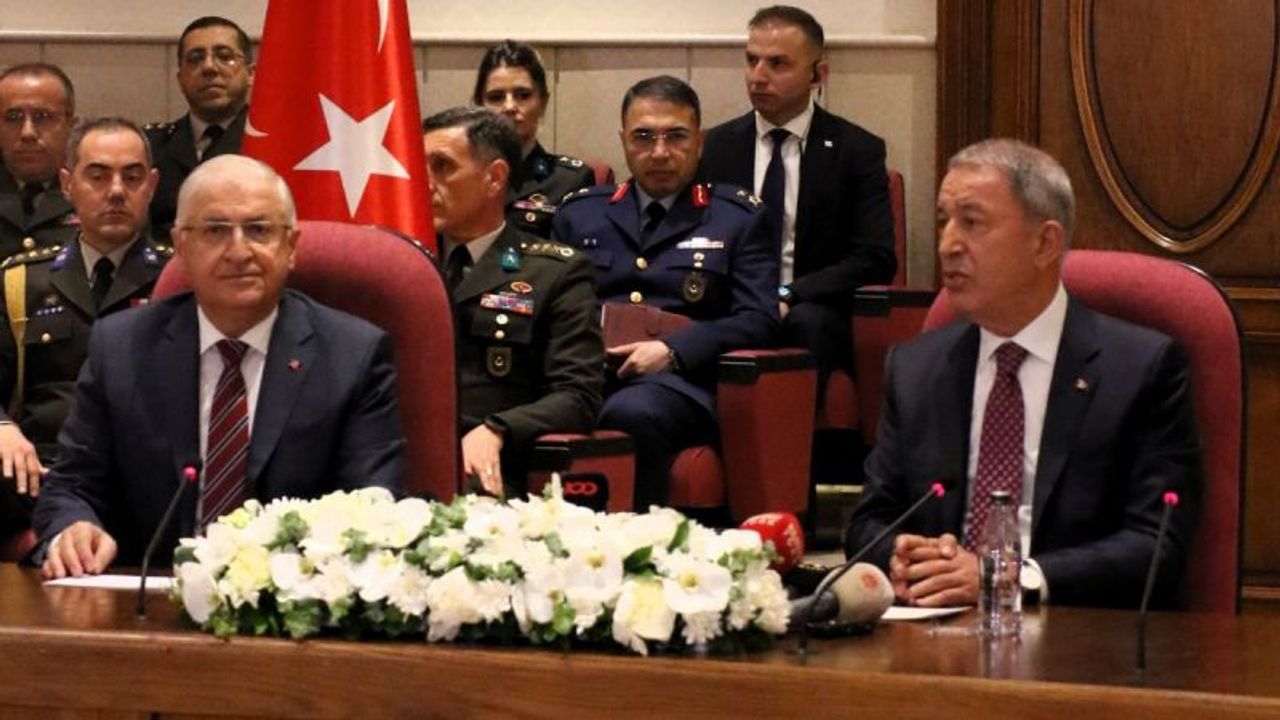 Milli Savunma Bakanlığında devir teslim töreni