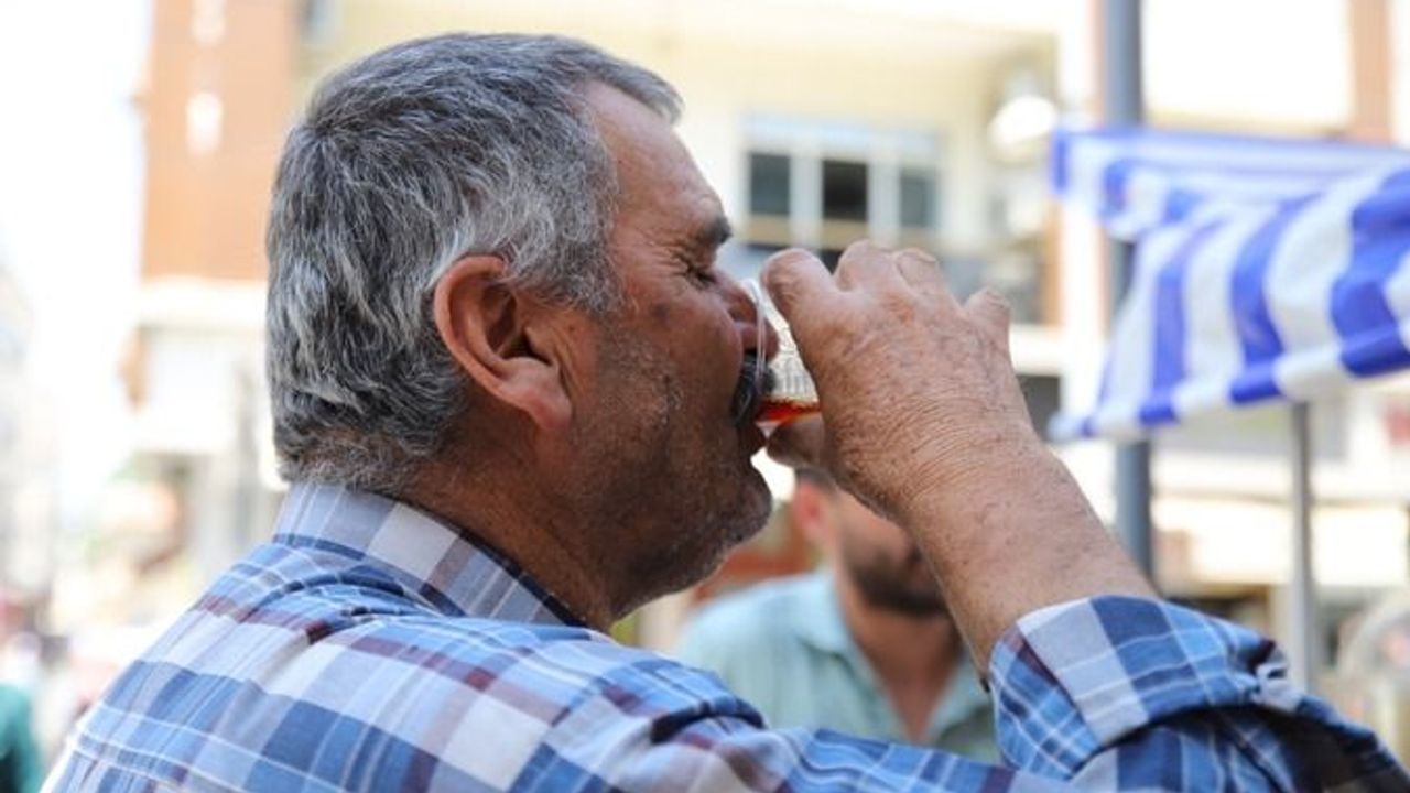 Kavurucu sıcaklara karşı soğuk içecek!