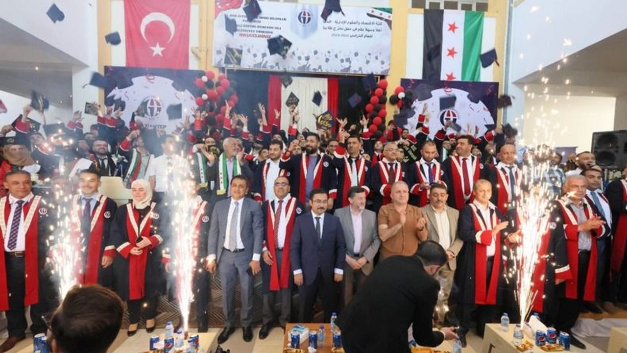 İlk mezunlarını verdi