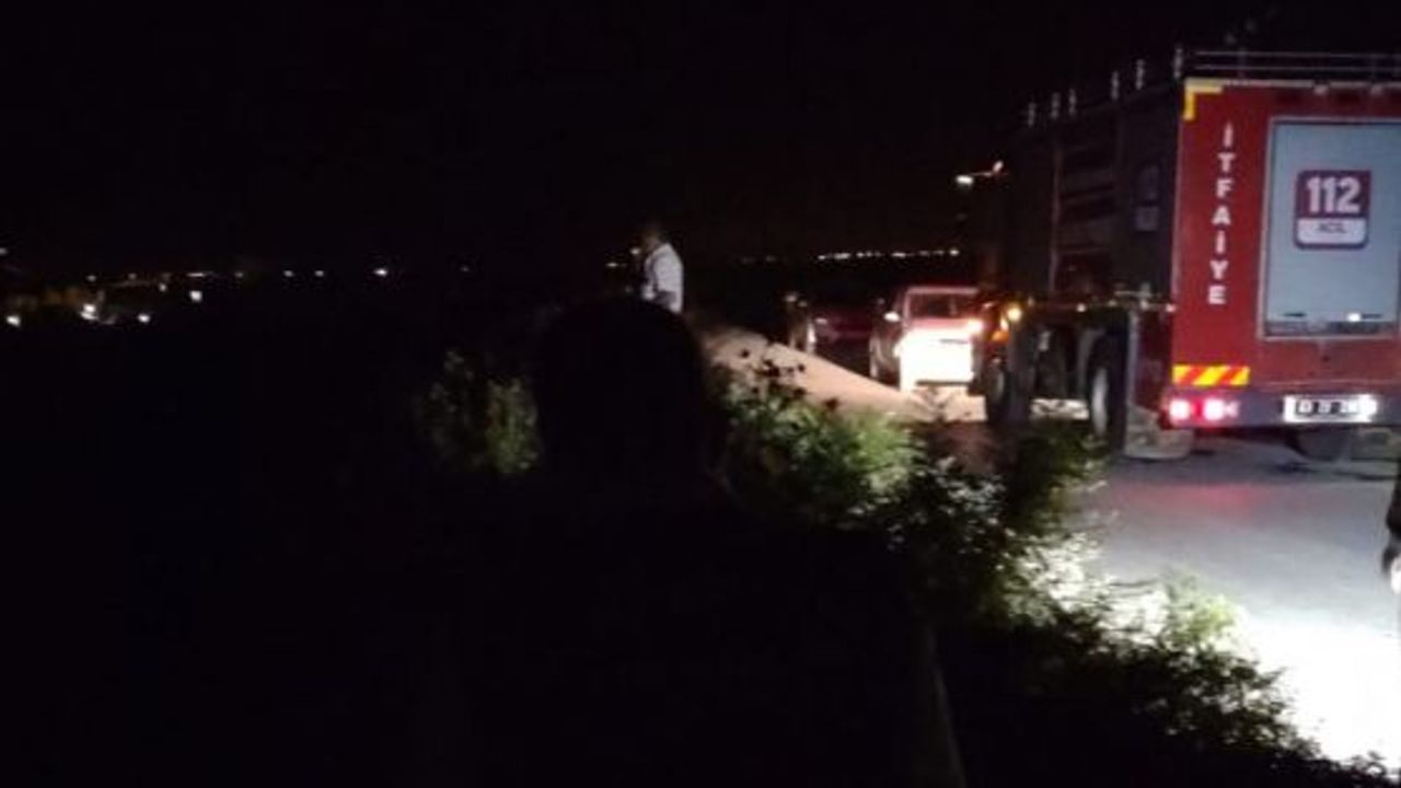 Feci kaza! Sulama kanalına devrilen otomobildeki 3 kişi öldü