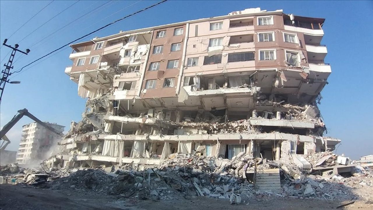 Depremde 9 Kişinin Öldüğü Apartmanın Müteahhidindan Akıl Almaz Sözler