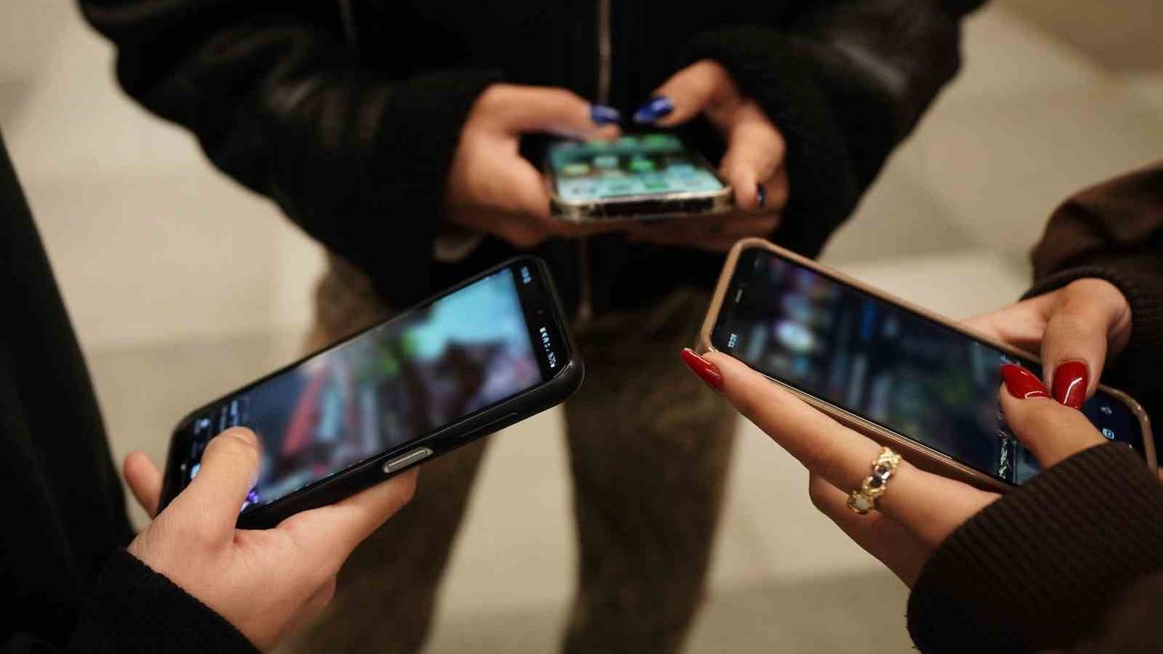 Ekran Süresi Psikolojik Riskleri Arttırıyor