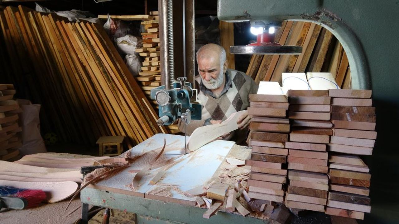 62 Yıldır Babasının Mesleğini Yaşatıyor