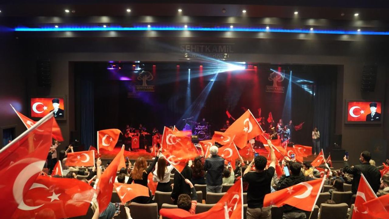 Şehitkamil’de Cumhuriyet Coşkusu Müzikle Taçlandı