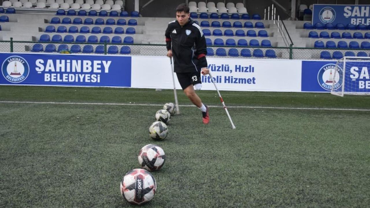 Kazada Engelli Oldu, Futbolla Hayata Döndü