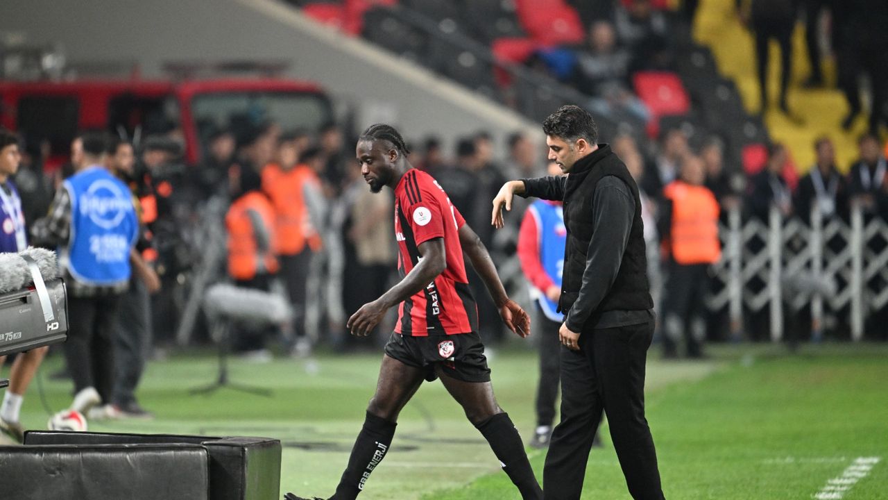 Abena’nın Faulü Başına Dert Açtı!