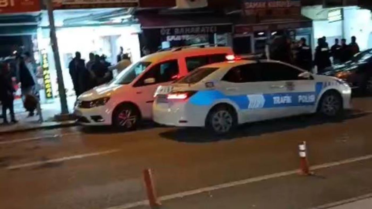 Çarşı Ortasında Silah Sesleri