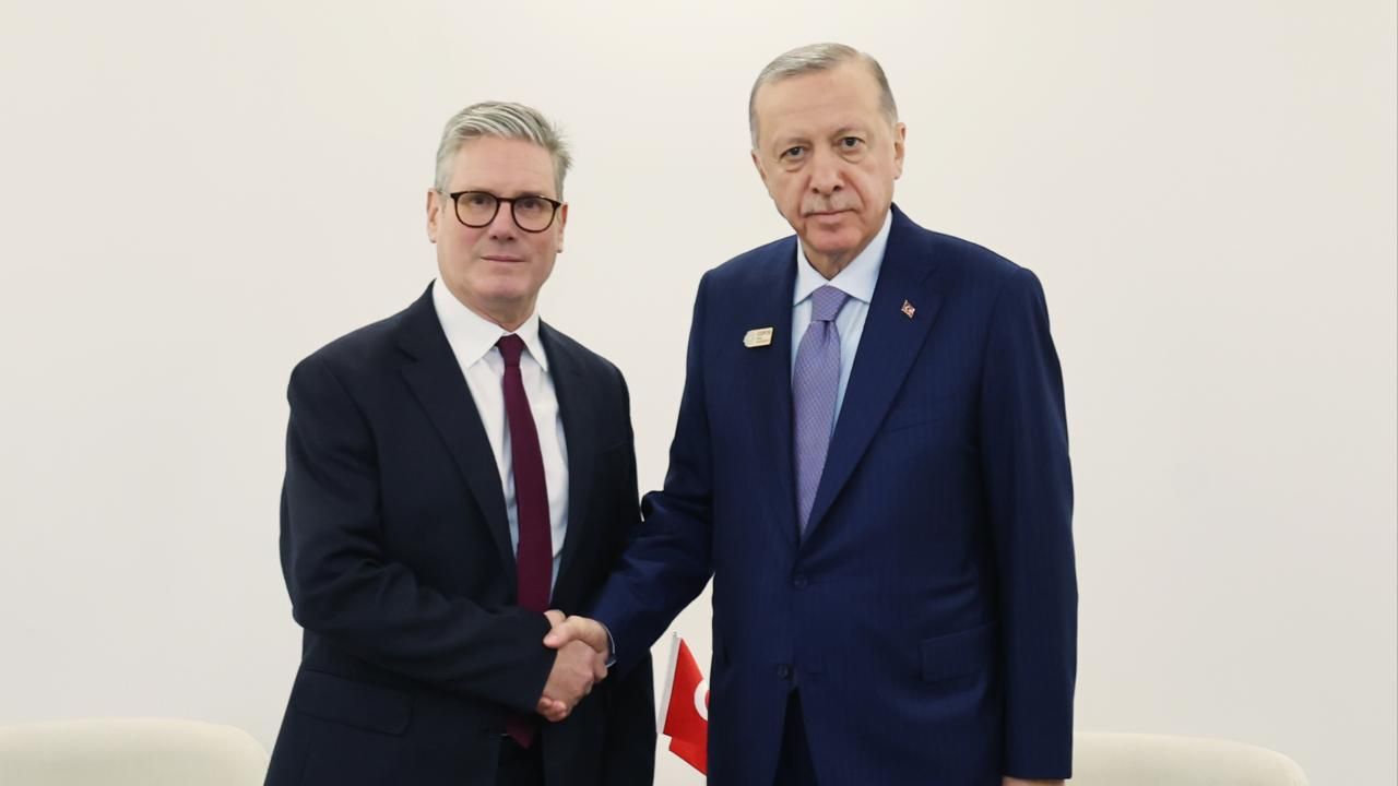 Erdoğan, İngiltere Başbakanı Starmer’i Törenle Karşıladı
