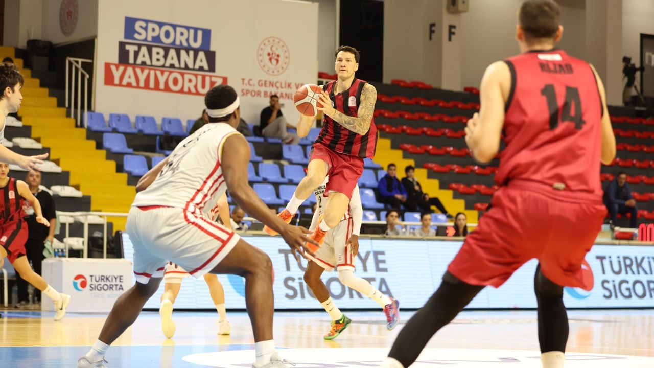 Dev Adamlar Zirveye Yürüyor