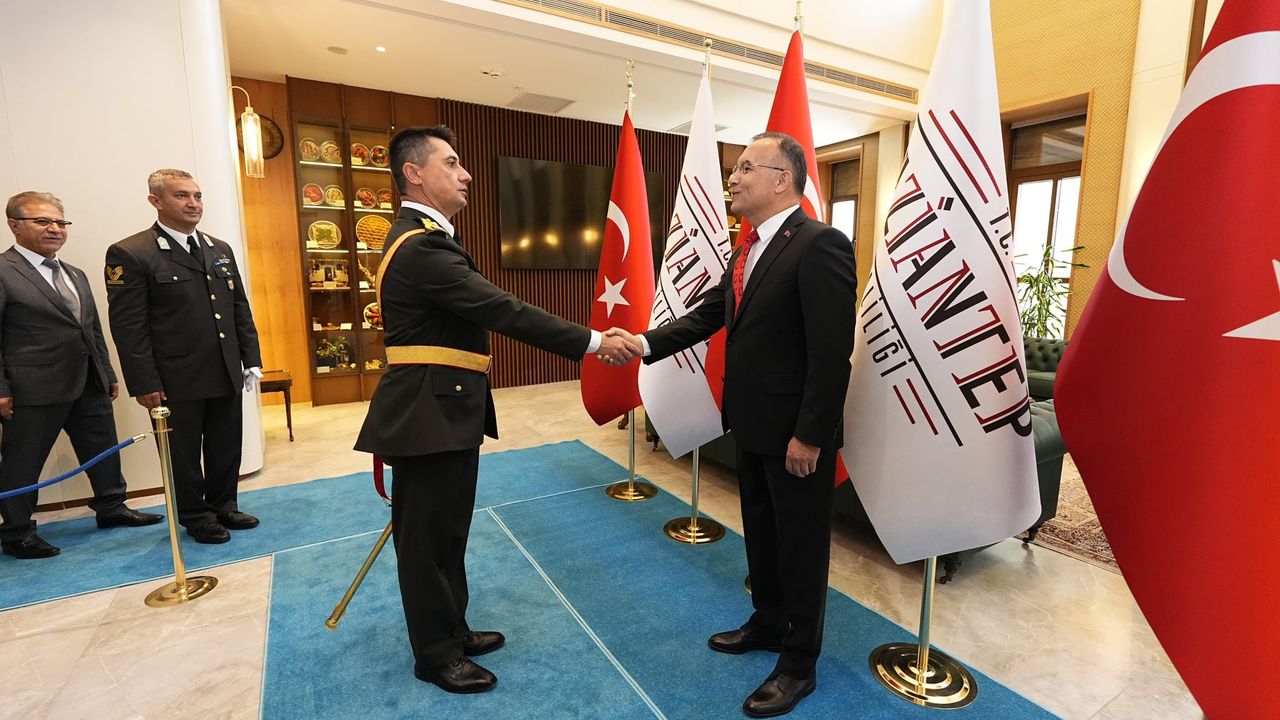 Cumhuriyetin 102. Yılı Tebrik Töreniyle Kutlandı