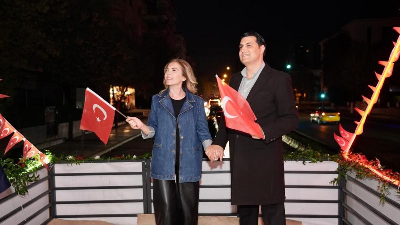 Şehitkamil’de 102 Araçlık Cumhuriyet Korteji!