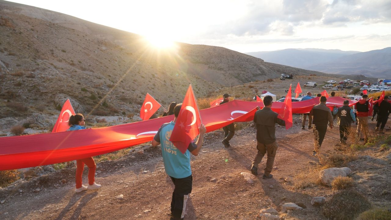 Cumhuriyet Coşkusu Bu Kez Zirvede Yaşanacak