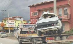 Kamyonet ile otomobil çarpıştı! 1 kişi öldü, 4 kişi yaralandı