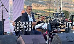 Yavuz Bingöl, depremzedelere konser verdi