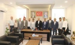 HÜDA PAR’dan AK Parti’ye hayırlı olsun ziyareti