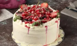 Mutfağınızı pastaneye çevirin! Yaş pasta tarifini duyan zilinizi çalacak