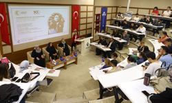 Cumhuriyetin 100. yılında girişimci kadınlar HKÜ’de başarı hikayelerini anlattı