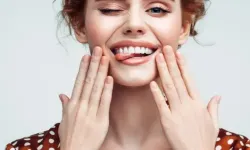 Diş Çürüğünü Engellemek İçin Böyle İçin! Meğer Tertemiz Dişlerin Sırrıymış...