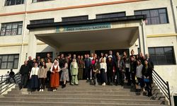 Gaziantep'te Emekli Olan Öğretmene Öğrencilerinden Duygulandıran Veda