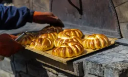 Pastane Usulü Zeytinli Poğaça Tarifi! İçi Tek Tek Açılıyor, Kokusu İştah Kabartıyor