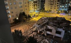 Bu iddia doğru mu? Gaziantep’te yıkımı yarım bırakılan bina çöktü…