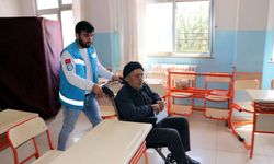 Gaziantep'te Seçmen Sağlık Ekiplerinin Yardımıyla Oy Kullandı