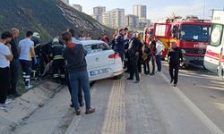 Kontrolden Çıkan Araç Karşı Şeritteki Otomobille Çarpıştı: 4 Yaralı