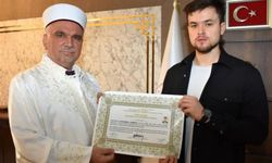 Kazakistan asıllı genç Türkiye'de Müslüman oldu