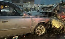 Rasaf Yolu'nda Korkunç Kaza: İki Araç Hurdaya Döndü