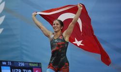Milli Güreşçi Zeynep, Rakibini 10-0 Mağlup Edip Adını Paris 2024 Olimpiyat Oyunlarına Yazdırdı