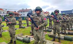 Türk askeri Kosova'da barış ve huzurun teminatı