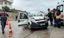 Feci trafik kazasında aynı aileden 3 kişi feci şekilde öldü 4 yaralı