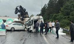 Gaziantep Adana Yolunda 7 Araç Birbirine Girdi: 2'si ağır 6 yaralı