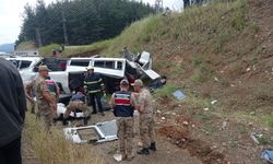 Gaziantep’te Feci Kaza! Tır Yolcu Minibüsünü  Resmen Biçti