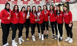GAÜN Kadın Hentbol Takımı Süper Lig’e Yükseldi