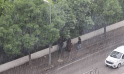 Gaziantep'te aniden sağanak yağış bastırdı