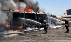 Gaziantep’te lastik yüklü tır yangını