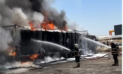 Gaziantep'te lastik yüklü tır alev topuna döndü