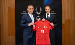 TFF Başkanı Hacıosmanoğlu'ndan Ceferin'e özel hediye!