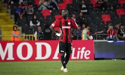 Badou Ndiaye, taraftarın karşısında parladı!