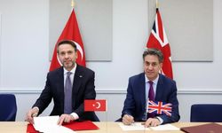 Bakan Bayraktar, İngiliz mevkidaşı Miliband ile görüştü