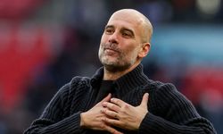 Manchester City, Guardiola ile sözleşme yeniledi