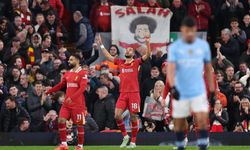 Liverpool, en büyük rakibini saf dışı bıraktı