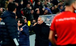 Mourinho: “Bronckhorst’a yapılan şeyi bana yapmayın”