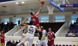 Dev Adamlar Yara Aldı