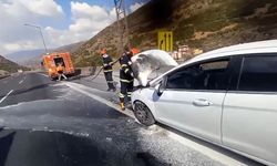 Gaziantep-Adana Otoyolu’nda  Otomobil Yandı!