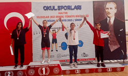 Beyza,Bronz Madalya İle Döndü