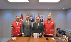 Vali Çeber’den Anlamlı Bağış!